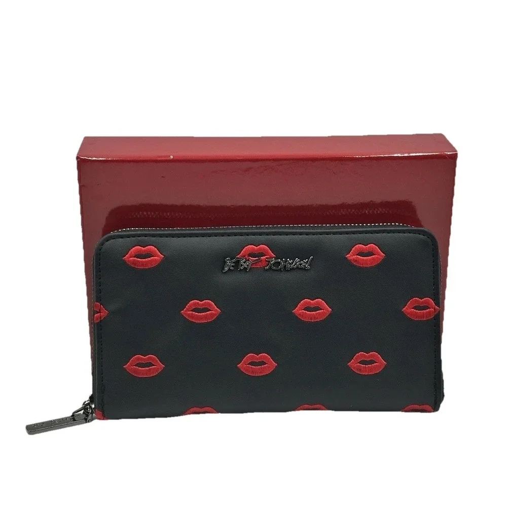 Betsey Johnson Red Lips Zip Around Wristlet Wallet Black Gift Box